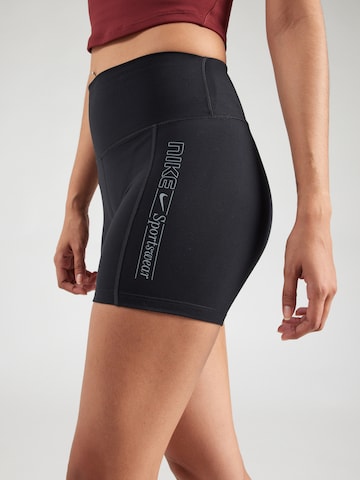 NIKE Skinny Sportshorts 'ONE' in Schwarz