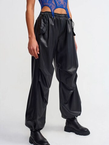 Loosefit Pantaloni di Dilvin in nero