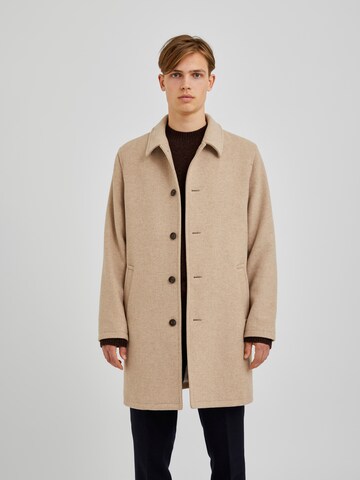 Bertoni Between-Seasons Coat 'Davi' in Beige: front