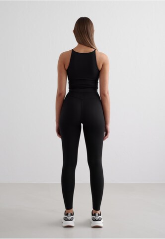 Aim'n Sports top 'Sense' in Black