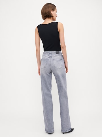 Only Tall Laiad sääred Teksapüksid 'ONLJUICY', värv hall