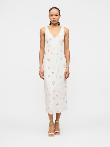 Abercrombie & Fitch - Vestido en blanco: frente