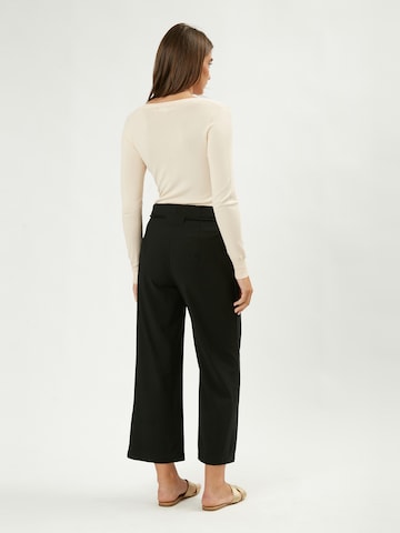 Loosefit Pantalon à pince Influencer en noir