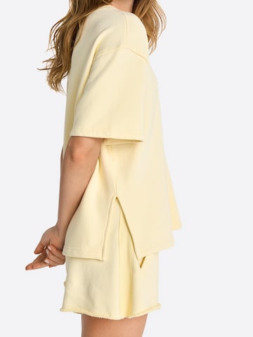 Rich & Royal Футболка в Желтый