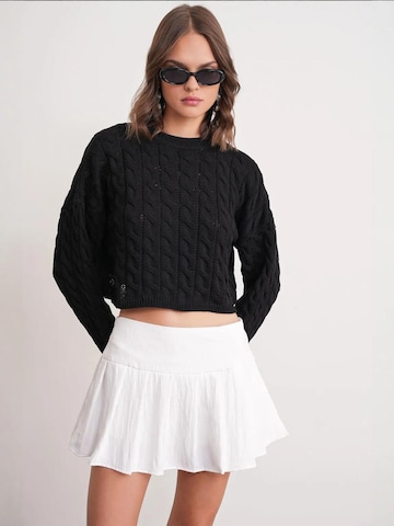 MixRay Sweater in Black: front