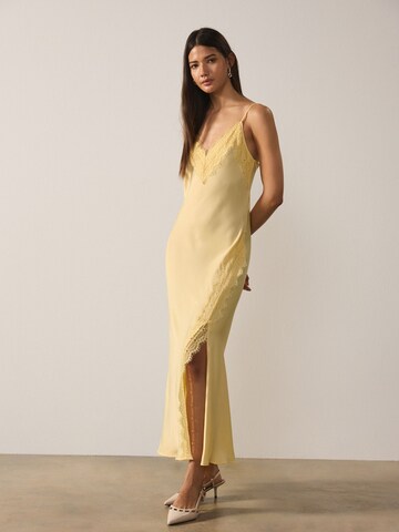 dzeltens Next Kleita