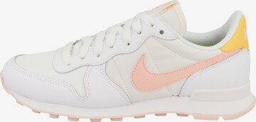 Nike Sportswear Rövid szárú sportcipők 'Internationalist' - fehér