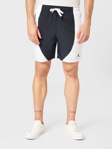 Jordan Regular Shorts in Schwarz: predná strana