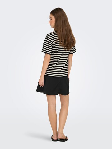 Tricou de la ONLY pe negru