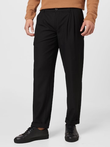 Clean Cut Copenhagen - regular Pantalón plisado 'Lyon' en negro: frente