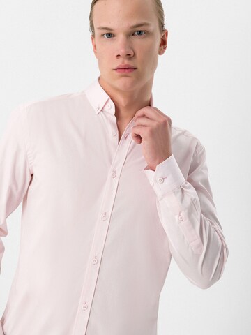 Moxx Paris Regular fit Button Up Shirt in Pink