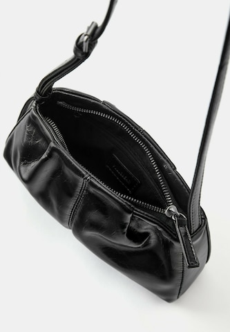 Pull&Bear Shoulder bag in Black