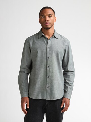 Petrol Industries Comfort fit Button Up Shirt in Green: front