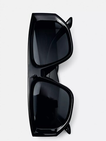 Lunettes de soleil Pull&Bear en noir