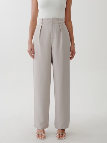 Tussah Wide leg Pleat-front trousers 'ANGELA' in Grey: front