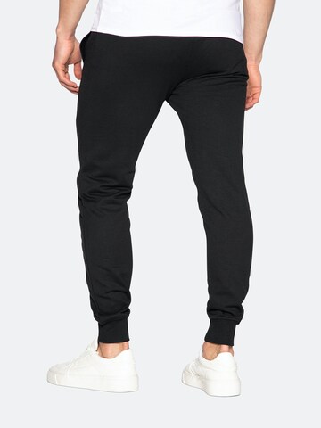 Threadbare Tapered Trousers 'Ferry' in Black