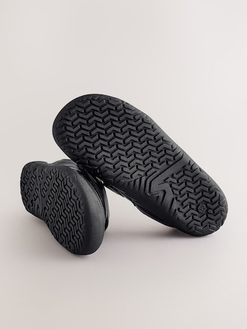 Next Low shoe in Black