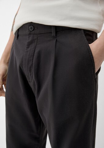 s.Oliver Regular Pleat-Front Pants in Grey