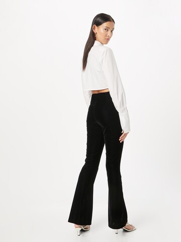 Bootcut Pantaloni de la Wallis pe negru