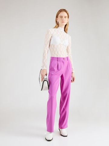 VILA Regular Pleat-Front Pants 'MARNAL' in Purple