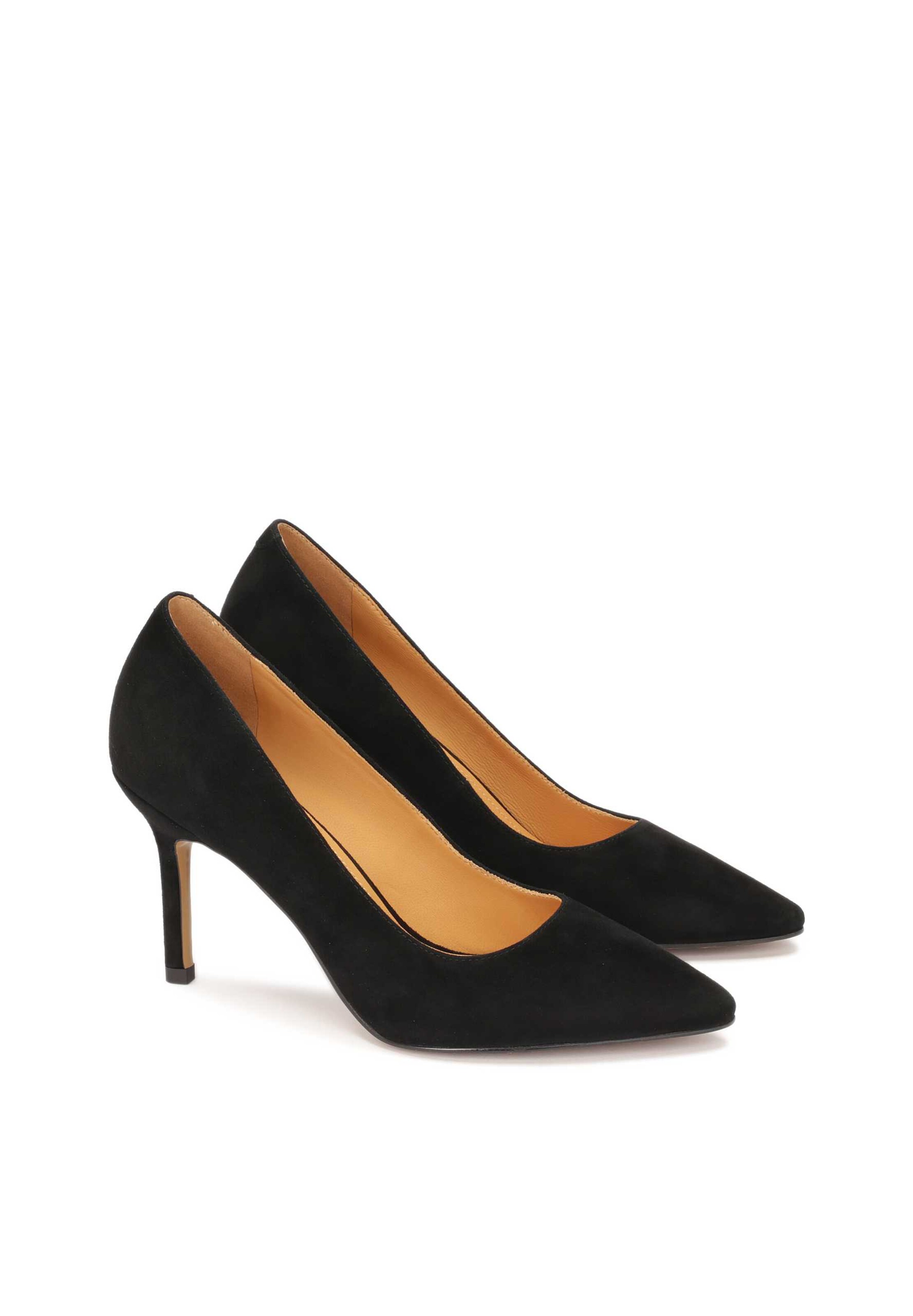 Kazar Pumps in Black