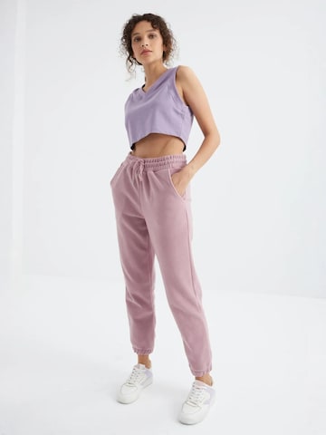 Pantaloni sportivi di Tommy Life in lilla