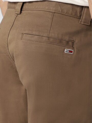 Tommy Jeans Regular Chino 'Scanton' in Bruin