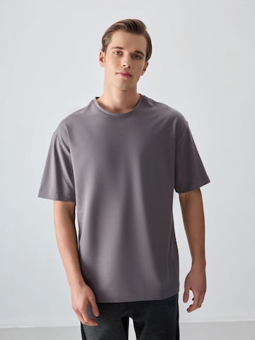 Tommy Life T-Shirts in Grau