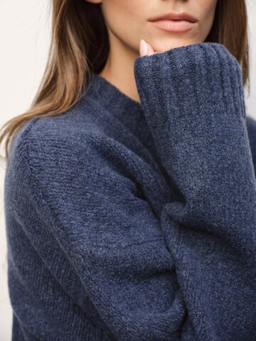 RÆRE by Lorena Rae Trui 'Rhonda' in Blauw