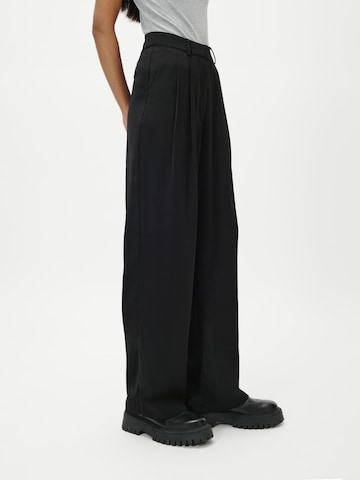 juoda LeGer by Lena Gercke Plačios klešnės Klostuotos kelnės 'Chelsea'