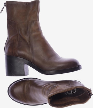 MJUS Dress Boots in 37 in Brown: front