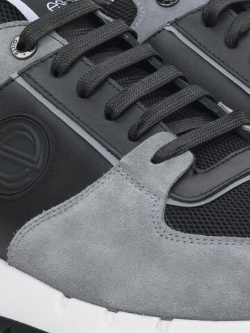 Baskets basses '09-4653' Estro en noir