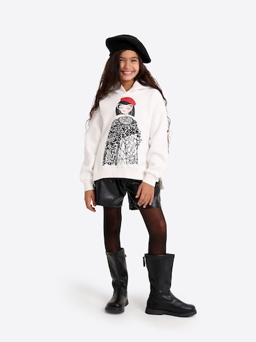 Solang Regular Shorts Kunstleder bequem und stylisch in Schwarz: Vorderseite