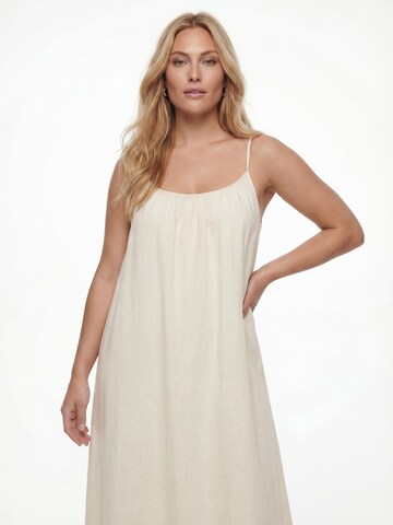 CITA MAASS Dress in White: front