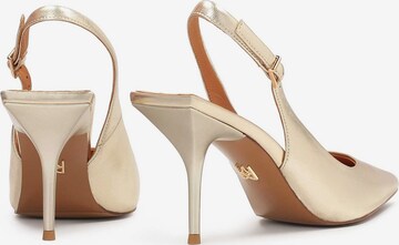 Kazar Pumps in Gold