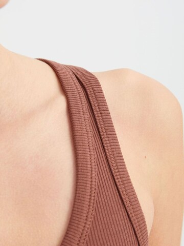 Top di Hiccup in marrone