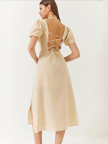 Bianco Lucci Kleid in Beige
