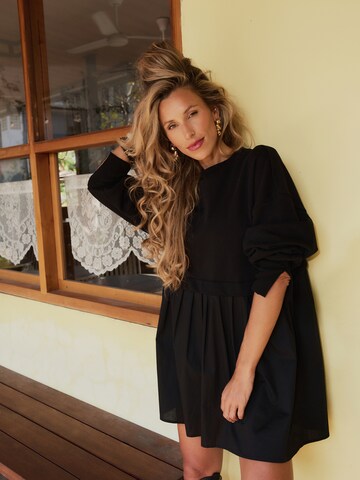 Robe Kamila Šikl en noir