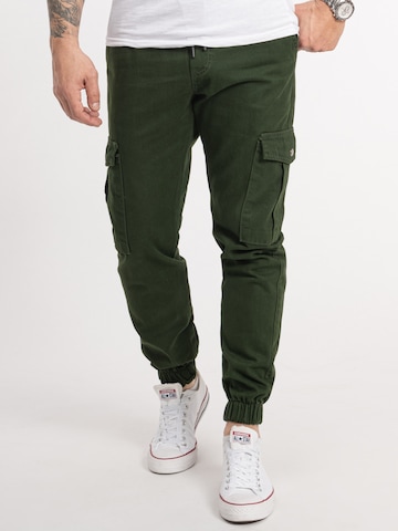 Rock Creek Tapered Cargo Pants in Green: front