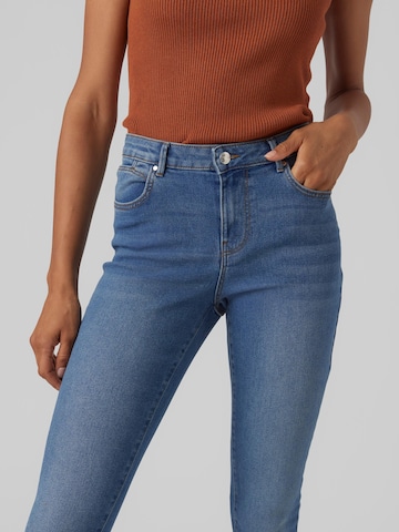 VERO MODA Slimfit Jeans 'June' i blå