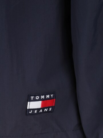 Tommy Jeans PlusPrijelazna jakna 'Chicago' - plava boja