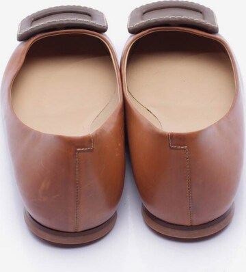 Roger Vivier Flats & Loafers in 36 in Brown