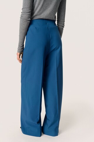 Wide Leg Pantalon à plis 'Corinne' SOAKED IN LUXURY en bleu