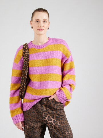 Pull-over Monki en rose : devant