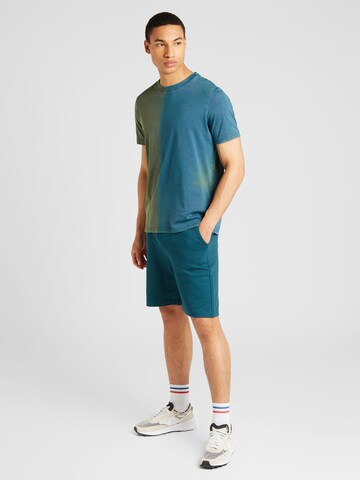 Tricou de la QS pe verde