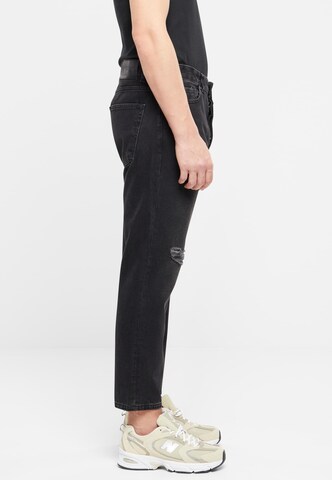 2Y Premium Regular Jeans in Black