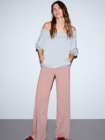 Bershka Široke hlačnice Hlače | rdeča barva