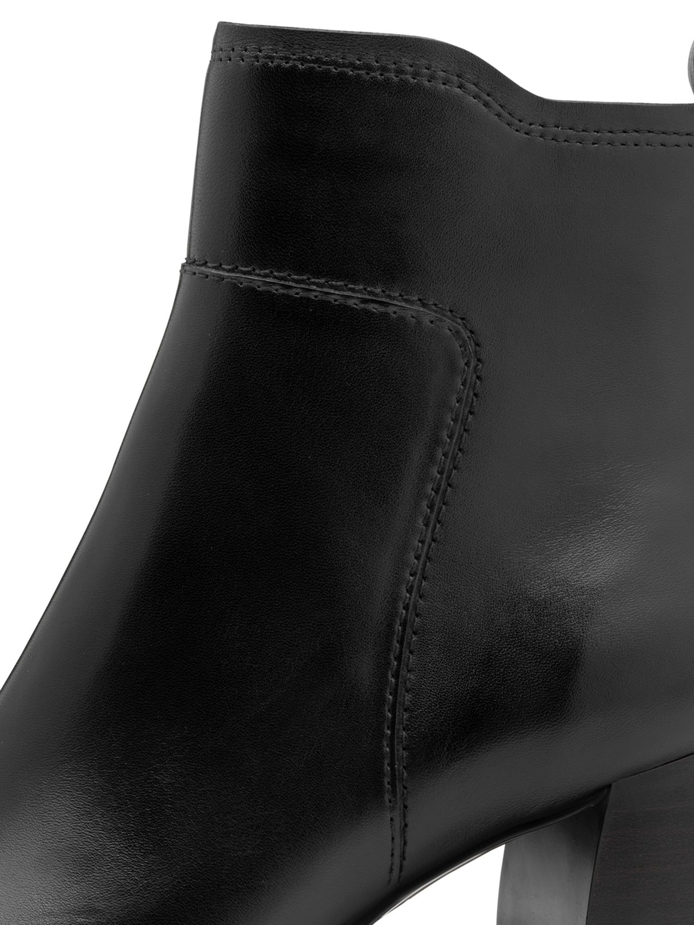 Tamaris Bootie in Black