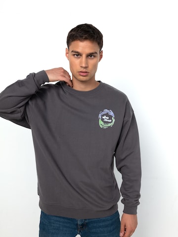 Sweat-shirt 'MAYRHOFEN 89' elho en noir : devant