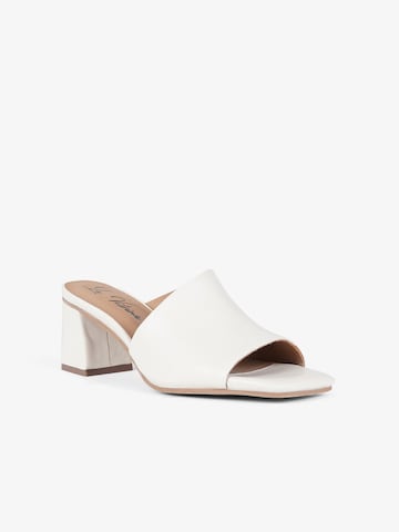 LA VITRINA Sandaal in Beige